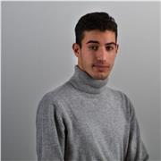 Laureato in Grafica e Comunicazione offre lezioni in materie legate alla grafica, arte, fotografia e audiovideo